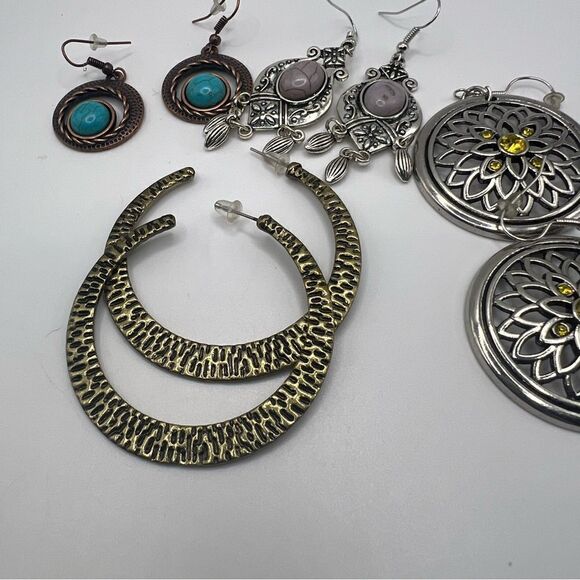 Set of 4 EUC Like New Paparazzi Statement Costume Earrings - Fashion Earrings - Picture 1 of 14